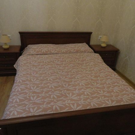 Apartment On Deribasovskaya 18 Odessa Exterior foto