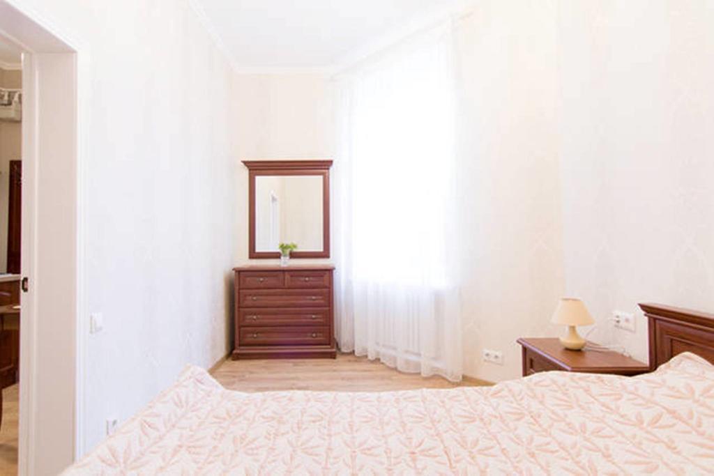 Apartment On Deribasovskaya 18 Odessa Exterior foto